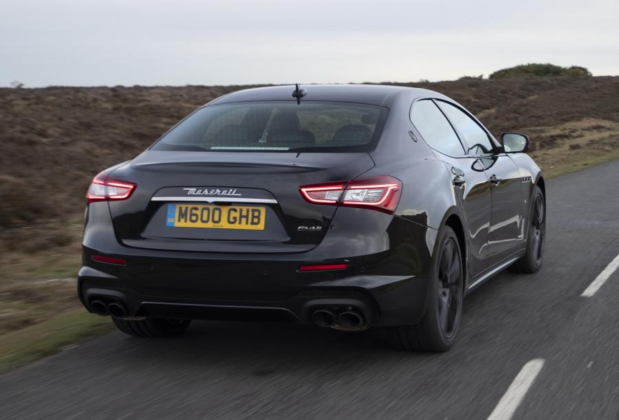  Maserati Ghibli GranSport Nerissimo Pack 2018 года  (UK) (фото 9 из 20)